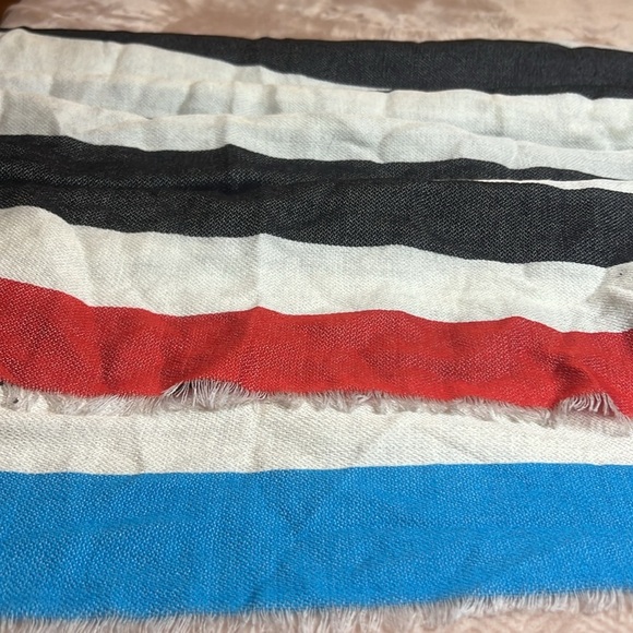 Adorable Coach 100% Virgin Wool Striped Scarf - Picture 4 of 5